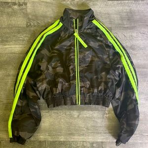 New Look size medium camouflage and neon green